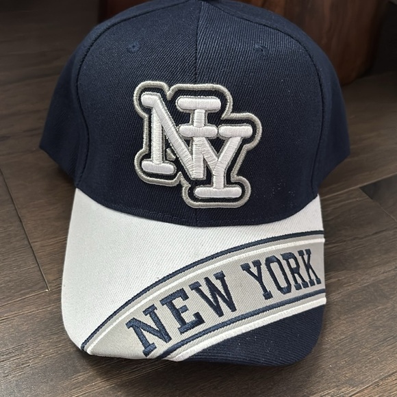 NY Yankees canvas baseball cap, velcro back,embroidered logos,6 vent panels OSFM - Picture 10 of 10